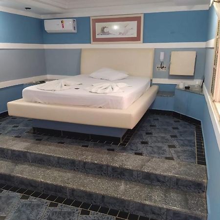 Bhaus Motel Марилия Экстерьер фото